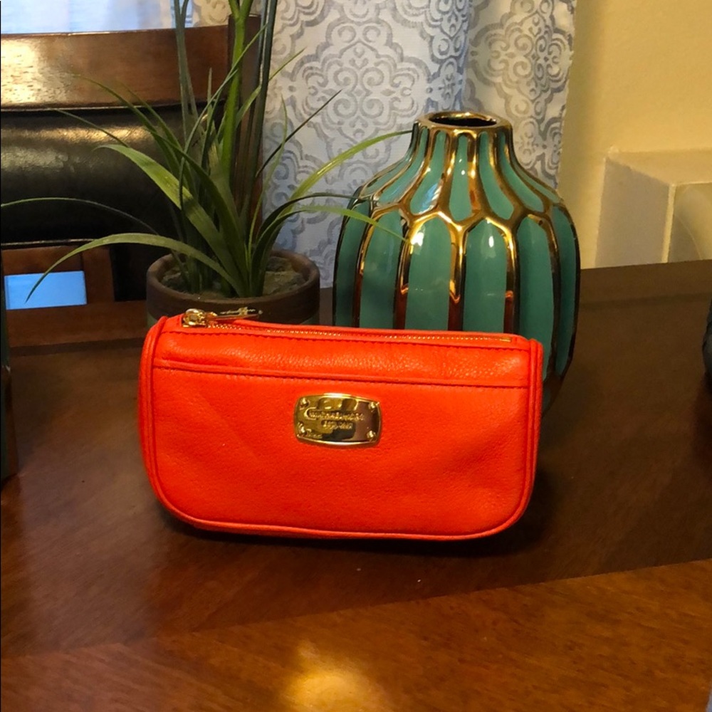 Makeup bag